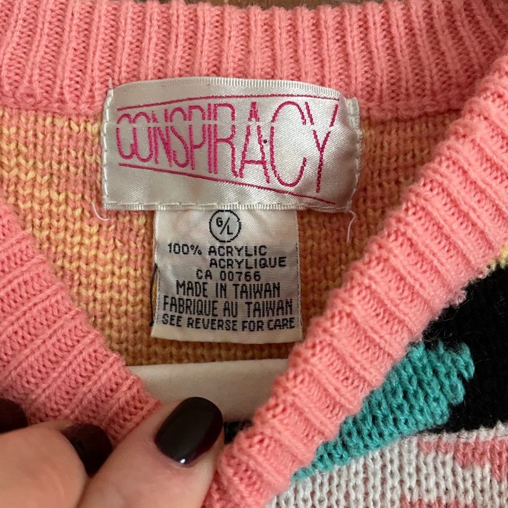 🎂 🌷 3/$30 🎉 🌟 Colorful Vintage Sweater - Picture 2 of 3